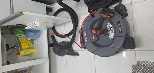 의정부 하수구막힘 배수구 주변과 물 빠짐 상태를 확인하는 점검 장면