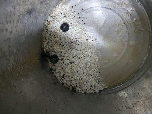 의정부 하수구막힘 배관 내부 점검 장비를 준비하는 작업 현장